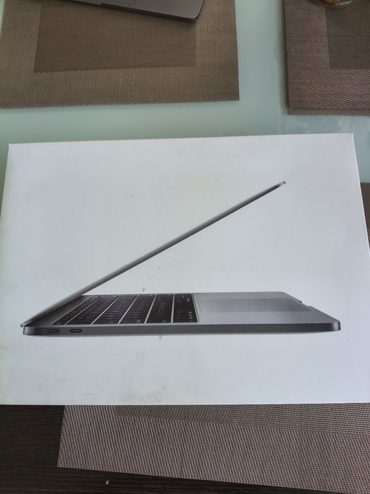 Ноутбук MacBook Pro 2017 (8/128 Гб)