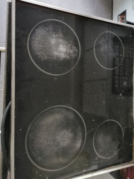 Placa eléctrica em bom estado