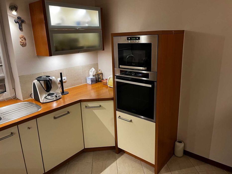 Zestaw używanych mebli kuchennych w układzie "U", opcja sprzęt AGD