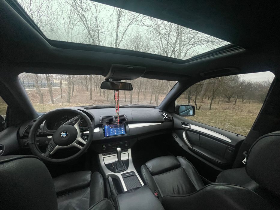 Автомобіль BMW X5