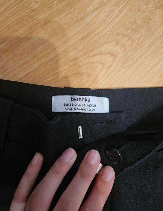 Czarne Spodnie Bershka