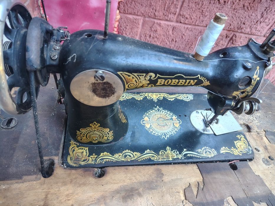 Швейна машина Singer