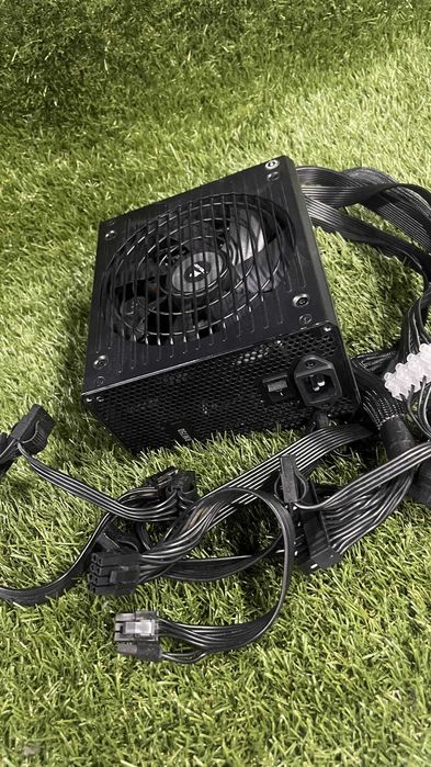 Fonte Corsair RM750 Modular