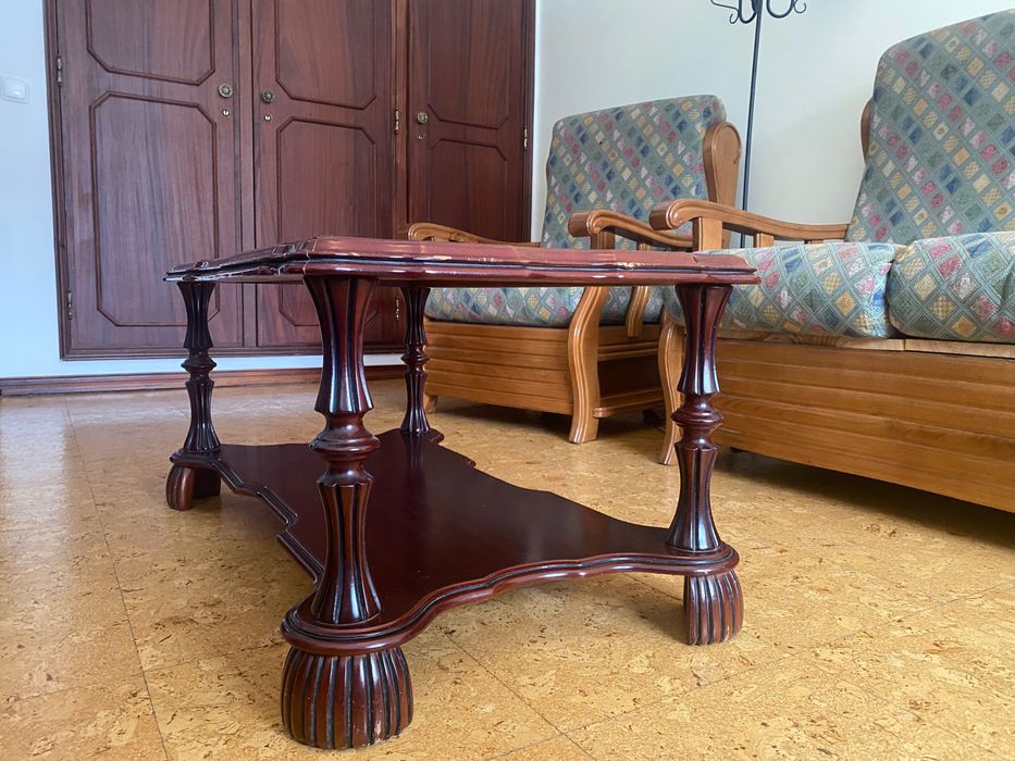 Mesa centro com prateleira apoio para revistas