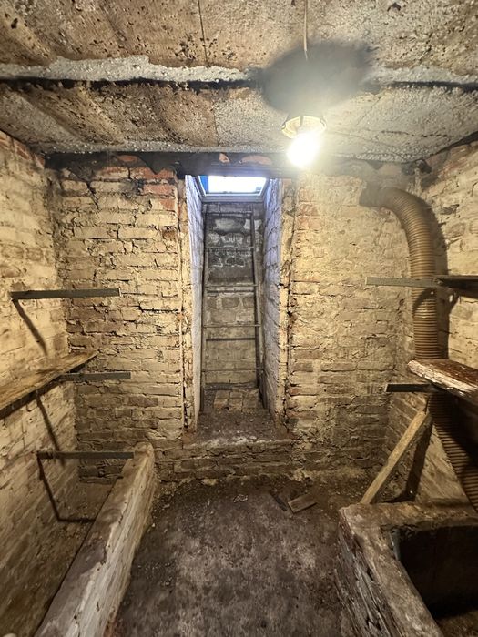 Продам гараж с подвалом