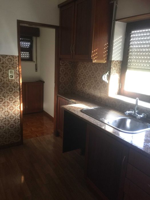 Casa / Apartamento 1º Andar para Arrendar / Alugar - Casal Barril (Soure) - T4 - 600€ - Disponível já
