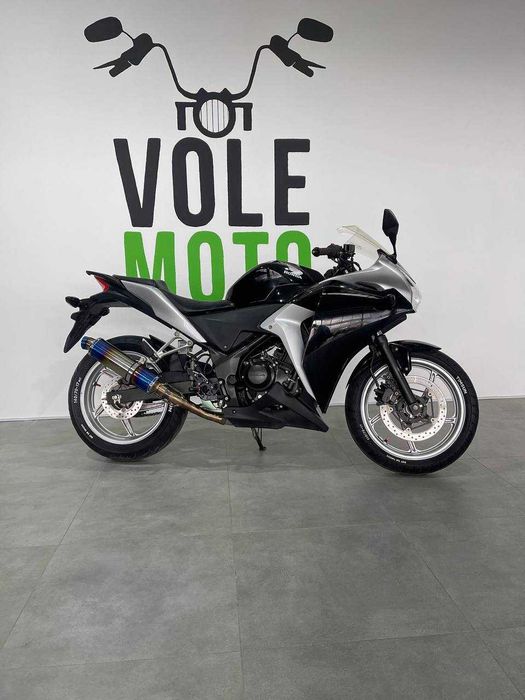 Мотоцикл Honda CBR250R