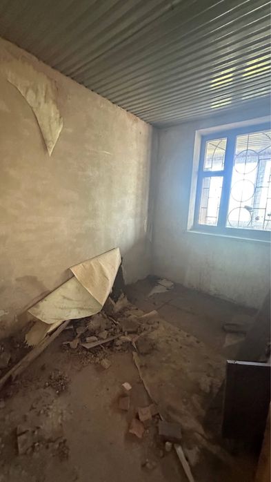 Продам двоповерховий будинок  ділянка 25 сот