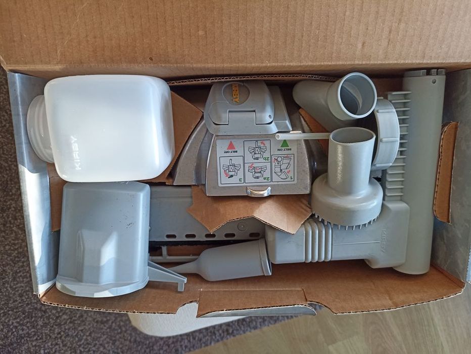 ASPIRADOR KIRBY PARA PEÇAS E COM ACESSORIOS