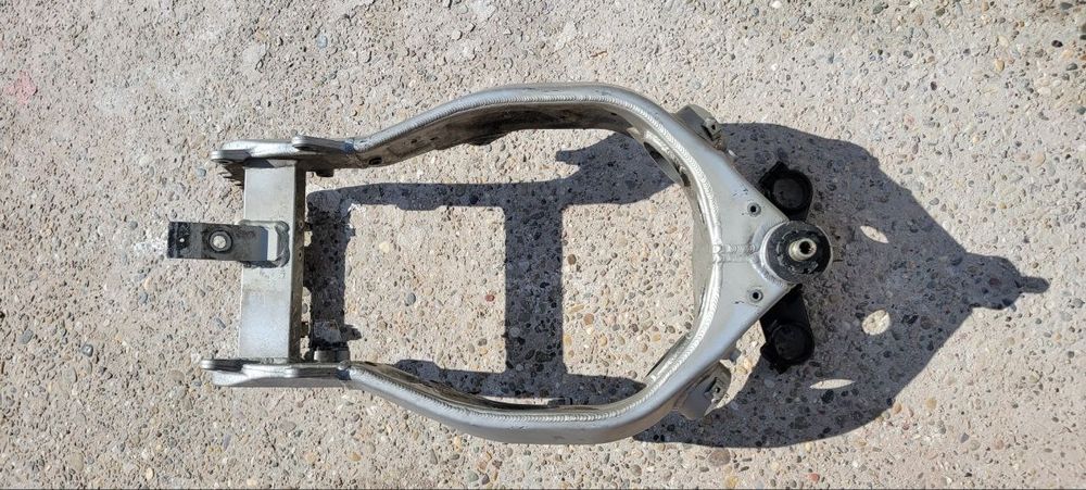 kawasaki zx - купити раму, кронштейни та маятники на мото - Ціна