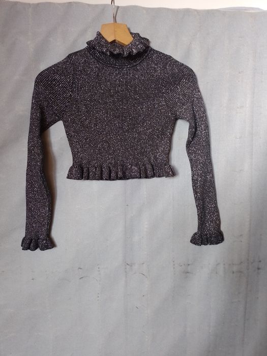 Krótki sweterek golf ze srebrną nitką błyszczący imprezowy XS S