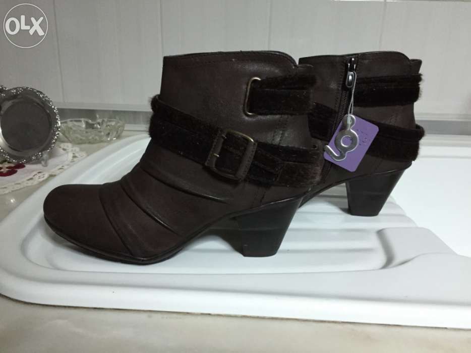 Botas castanhas novas Nº 36