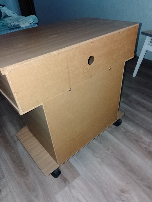 Тумбочка під телевізор