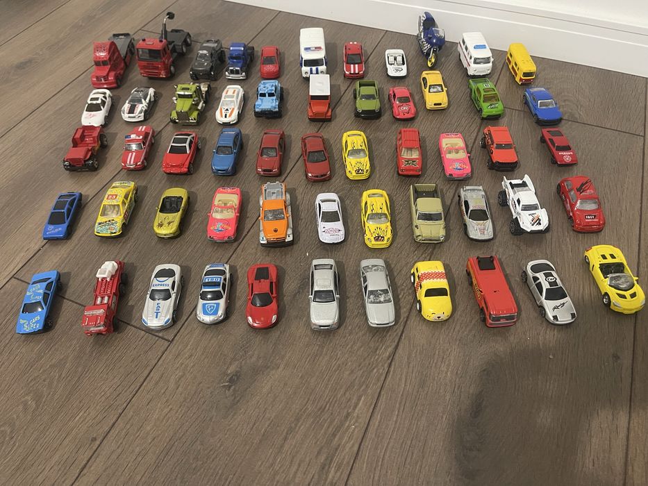 Машинки Колекційні, Kinsmart, Hot Wheels - Хот Вілс та ін.