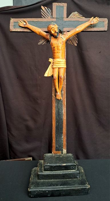 Cristo antigo em madeira