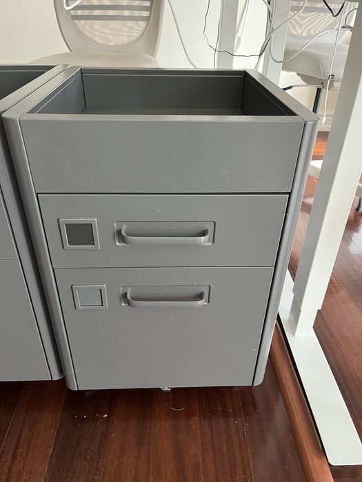 Móvel de gavetas metálico cinzento – temos 3 unidades