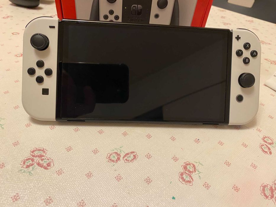 Nintendo Switch OLED New* 1 Game 2 Months of Use. (Invoice and Warranty)64283968020993121