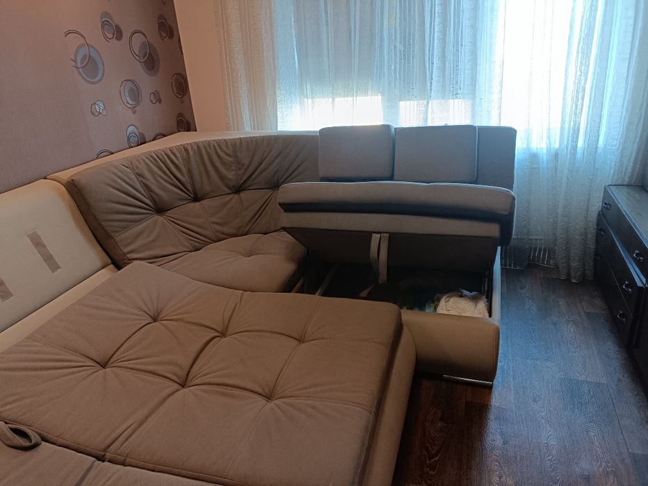 Угловой диван для гостинной