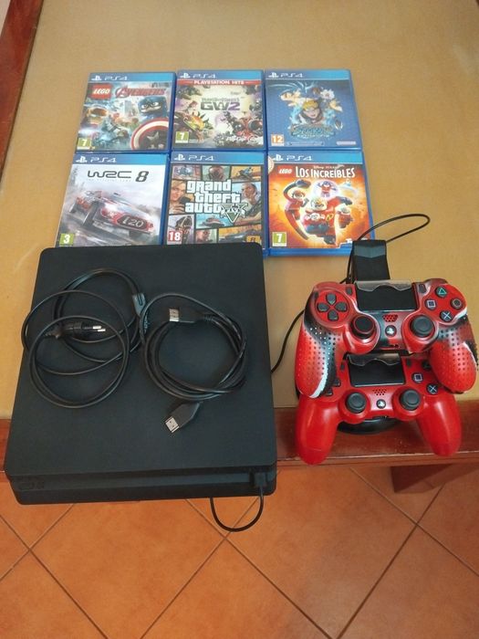 Playstation 4 em optimo estado.