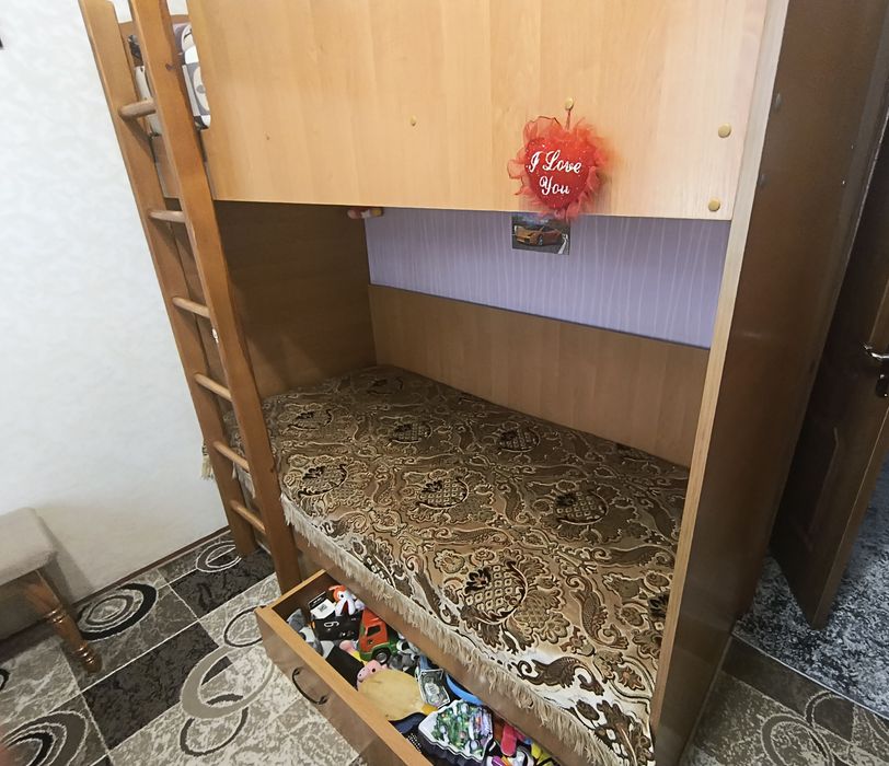 Двоярусне  ліжко