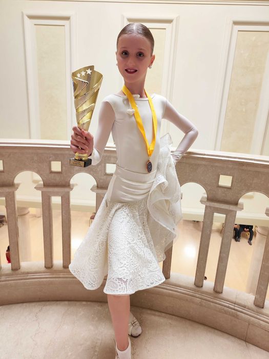 Бейсик для бальних танців на дівчинку