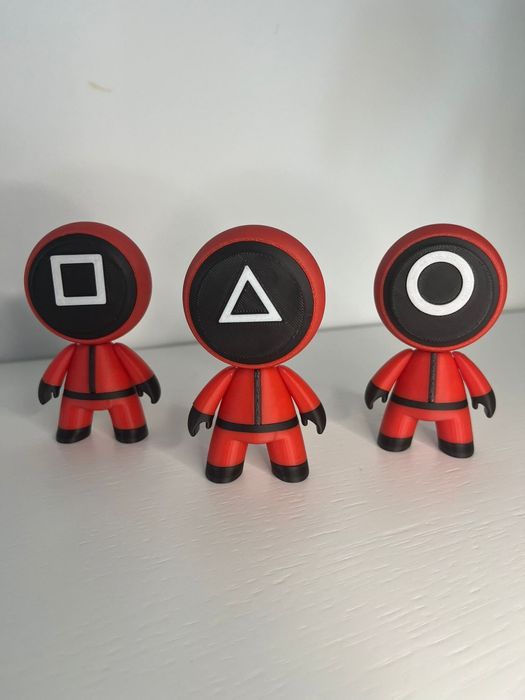 3 Figuras colecionáveis Squid Game