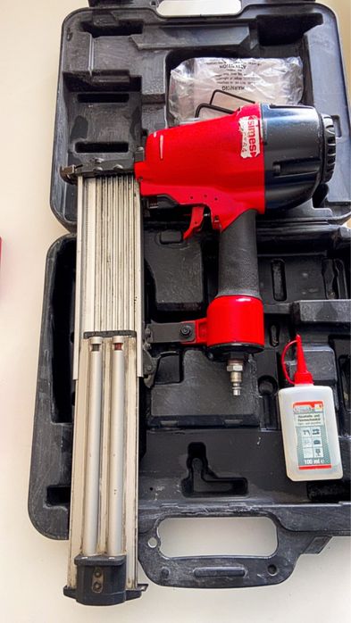 pistola de prego pineumatica bem conservada com 12 mil pregos