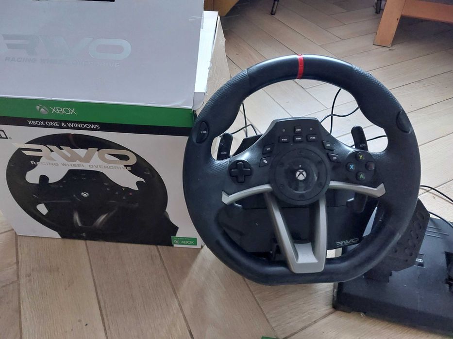 zestaw Konsola XBOX one S + 17 gier + kierownica + Pad