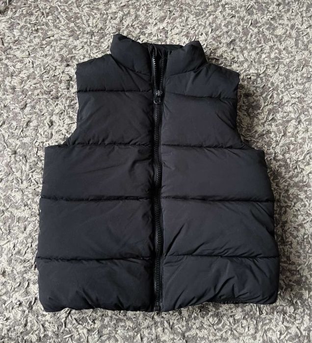 жилетка,куртка, шапки,кофти