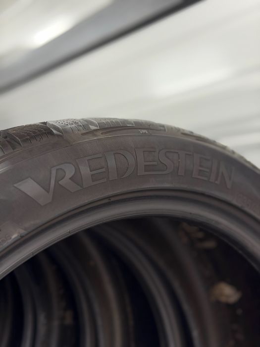 Зимові шини 235/40r19 (96Y) Vredestein Wintrac Xtreme S. Ціна 3000грн/шт.