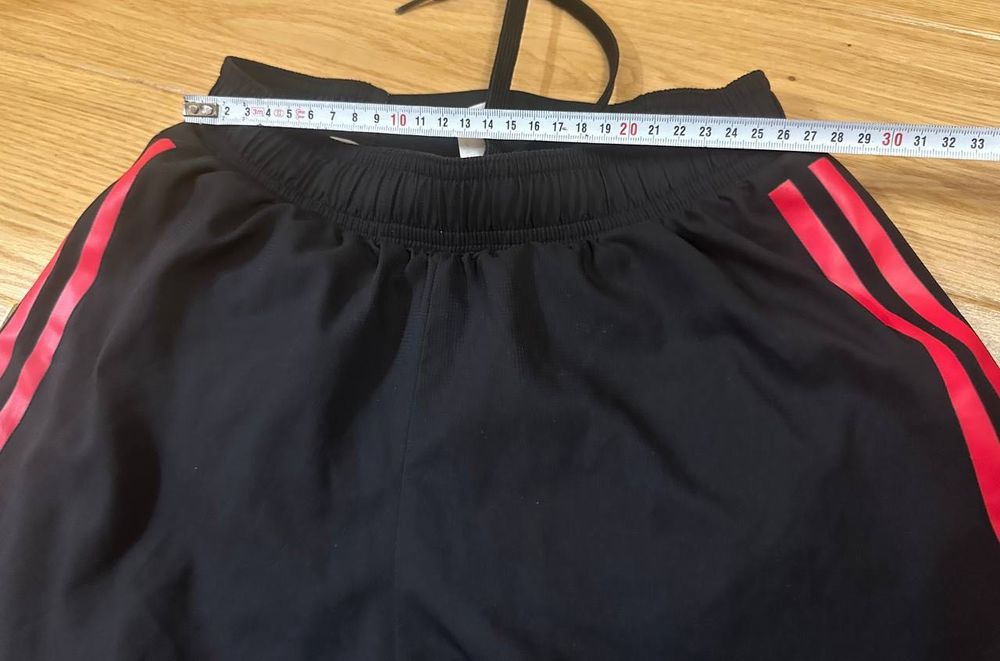 Підліткові шорти Adidas Manchester United DNA Shorts на 14-17 років