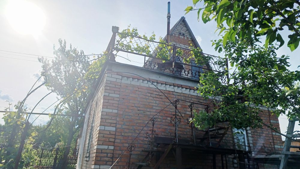 «Продам утеплену дачу з банею, інтернетом і великою терасою, 5 соток, “Будівельник”
