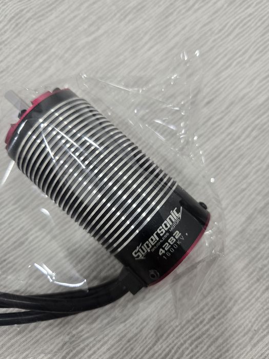 motor sem escovas Surpass Hobby ROCKET-RC 4282 de 1600KV