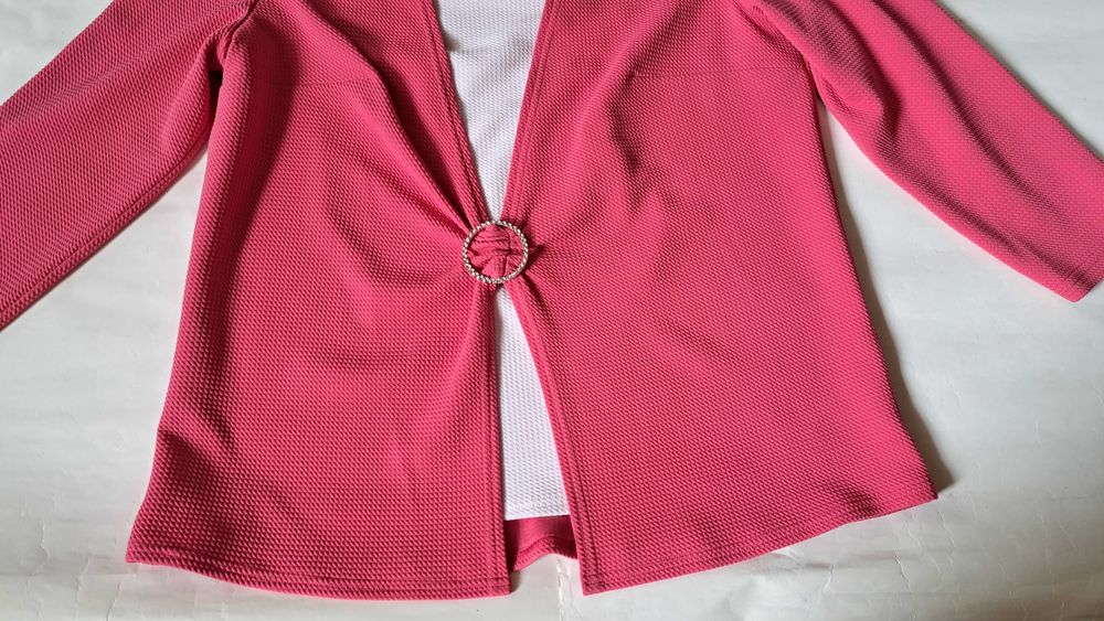 Bluzka damska - r. 42 - XL - rękaw 3/4 z ozdobną klamrą