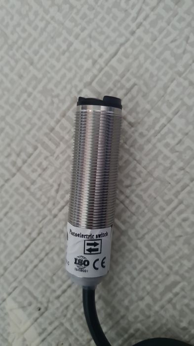 Laser Photocell E3f-r20c2 10-30v Waterproof M18 20mts Npn
