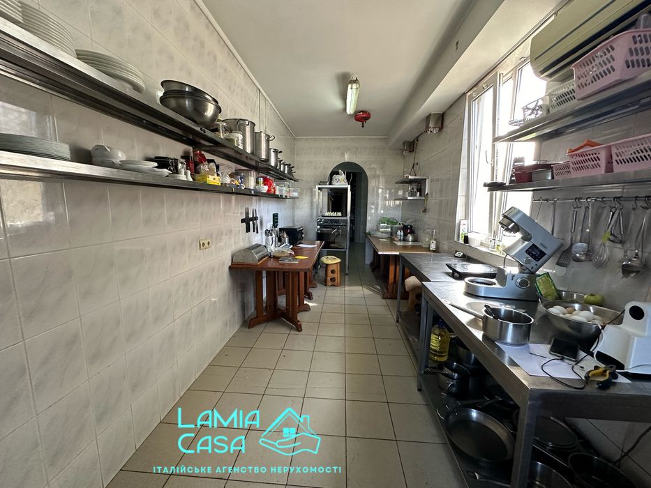 Оренда ресторану , з обладнанням та гарним ремонтом