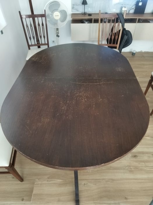 Mesa extensível em madeira maciça