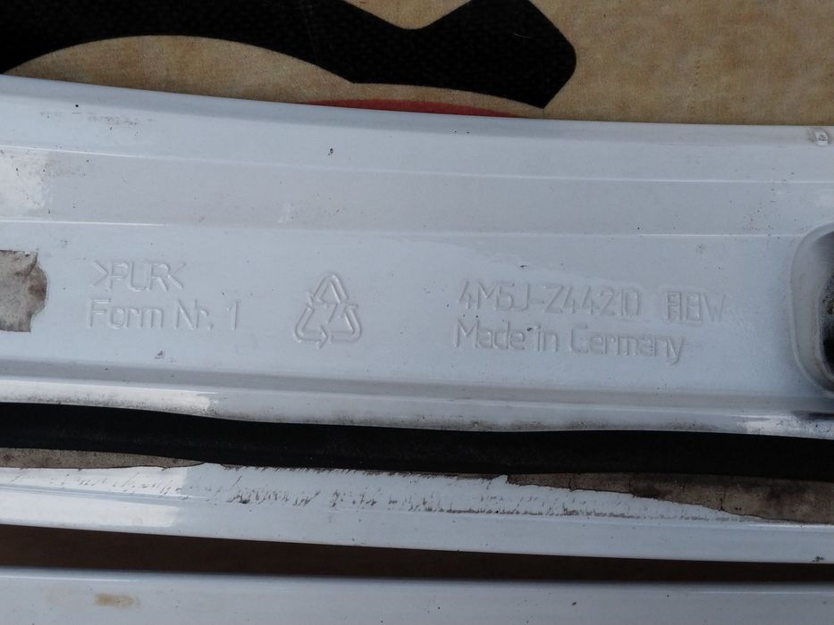 Ford Focus II Mk2 04-10 HB ST спойлер крышки багажника 4M5J-Z44210-ABW