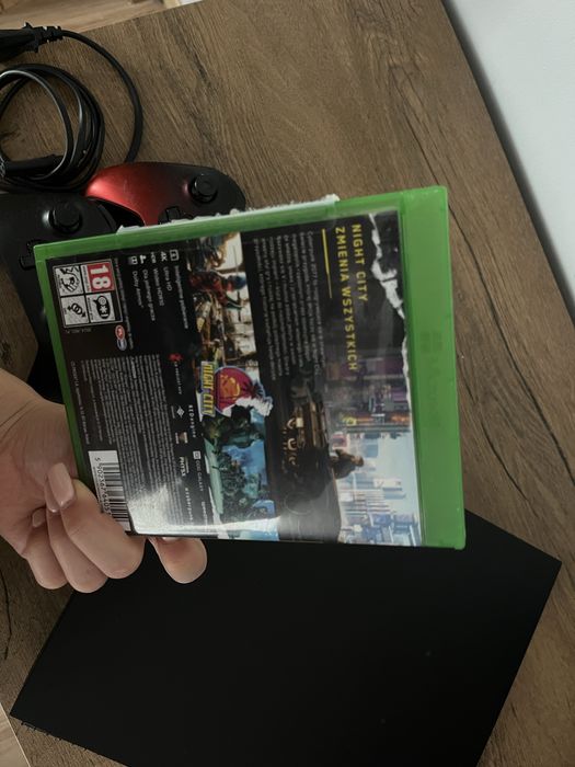 Xbox One X + dwa pady + cyberpunk