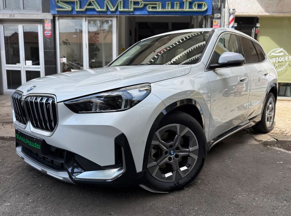 BMW iX1 xDrive30 xLine