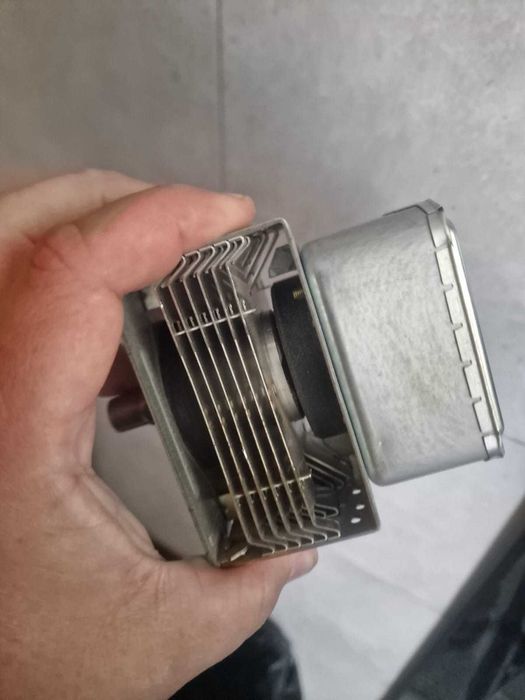 Magnetron do kuchenki mikrofalowej Toshiba 2M24oe hs oryginał gwarancja