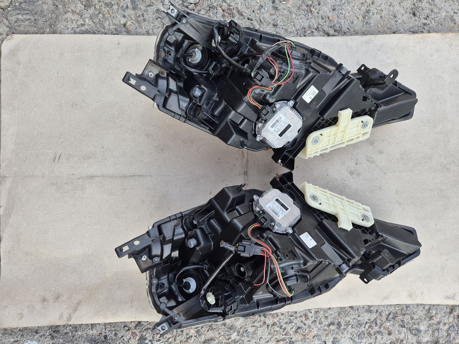 Передні фари Nissan Leaf Ніссан Ліф led 2011-2017 р.