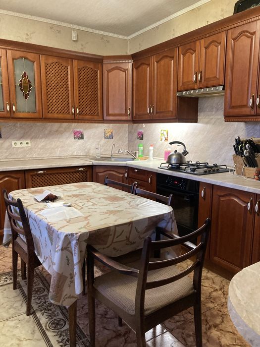 Продаж нового будинку в центрі смт Макарів