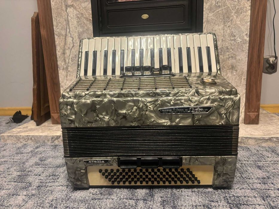 Akordeon Weltmeister Stella 80 basów