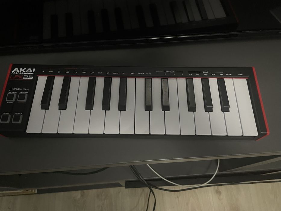 AKAI Lpk25 Teclado