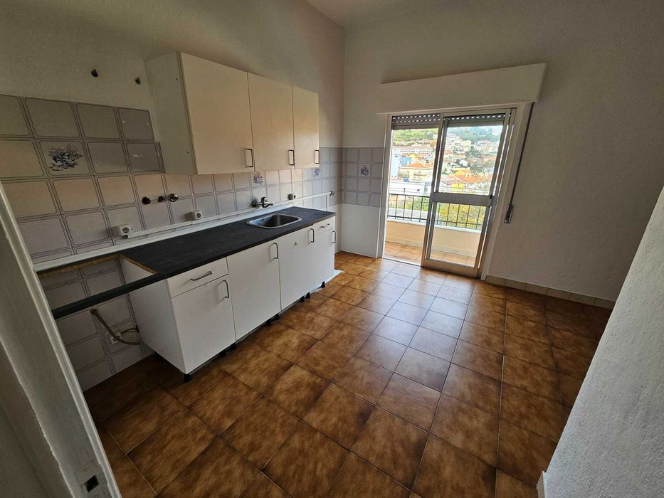 Arrenda-se apartamento T1, Bairro dos Pedernais - Ramada