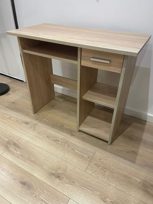 Secretária em ótimo estado