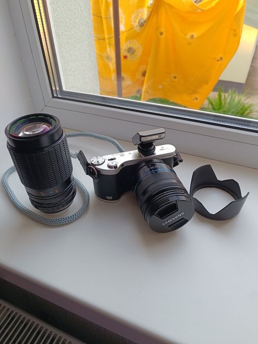 Фотоапарат беззеркалка Samsung NX 300