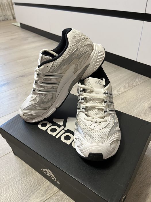 Брендові кросівки adidas