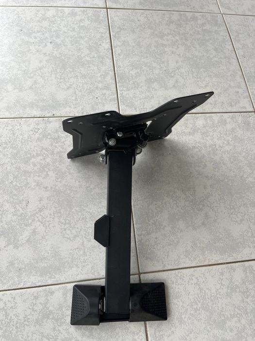 Vendo 3 Suportes de TV em bom estado!